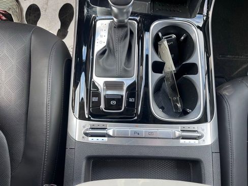 Used 2024 Kia Carnival SX FWD image 20