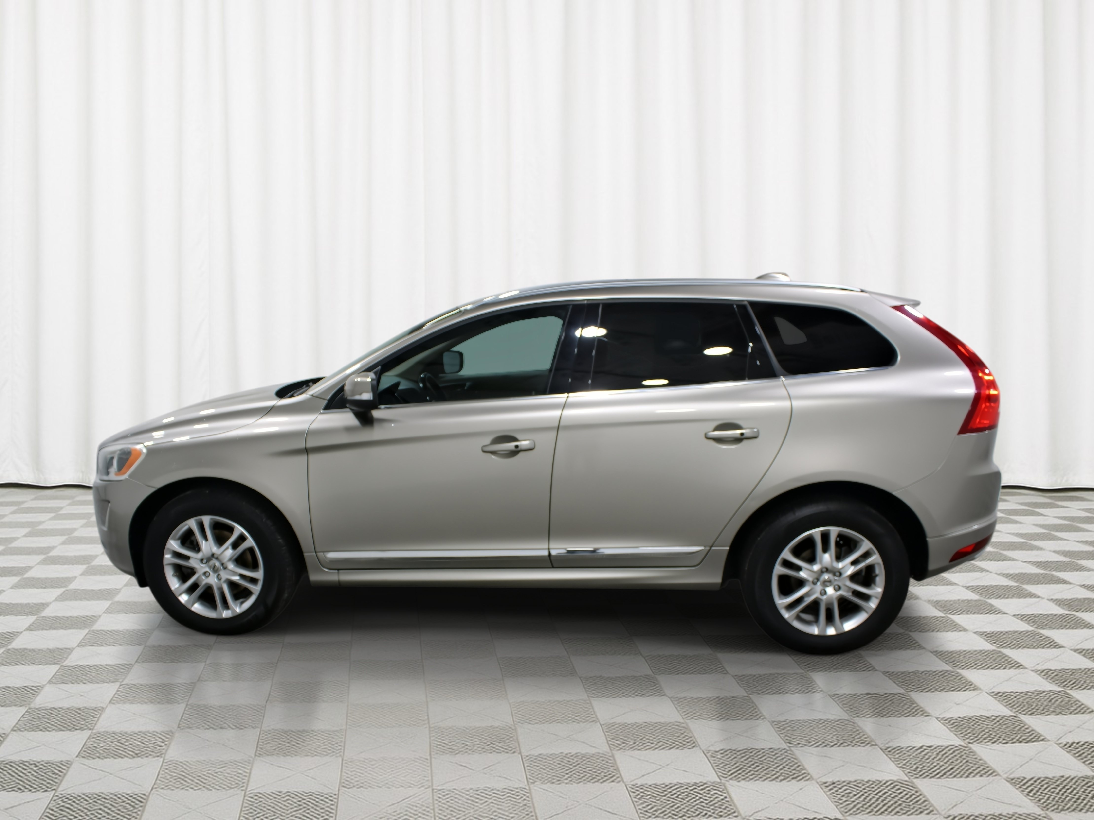 Used 2015 Volvo XC60 T5 Premier Plus FWD image 6