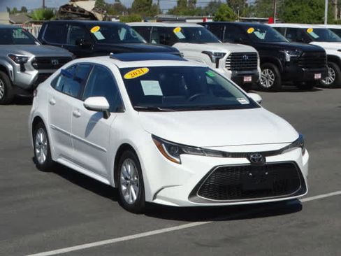 Used 2021 Toyota Corolla XLE image 2