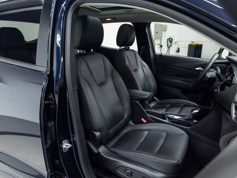 Used 2020 Buick Encore GX Essence w/ Experience Buick Package FWD image 26