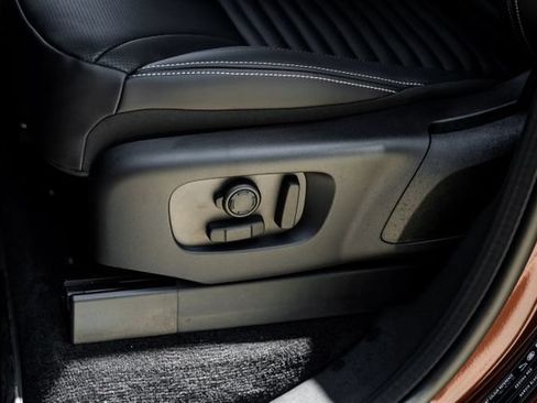 New 2026 Land Rover Discovery Limited Edition AWD/4WD image 47