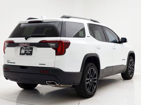 Used 2023 GMC Acadia SLT w/ Elevation Edition image 9