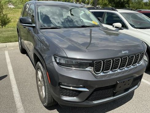 Used 2023 Jeep Grand Cherokee Limited AWD/4WD image 3