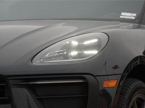 Used 2023 Porsche Macan image 4