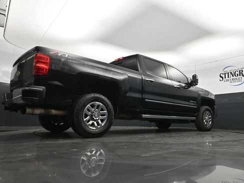 Used 2019 Chevrolet Silverado 2500 LTZ w/ Duramax Plus Package AWD/4WD image 32