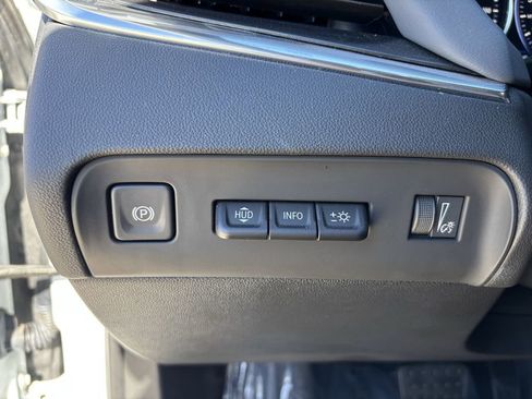 Used 2024 Buick Enclave Premium image 20