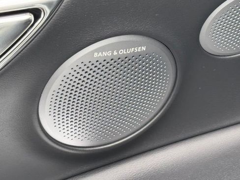 Certified 2025 Genesis GV80 2.5T Prestige AWD/4WD image 21