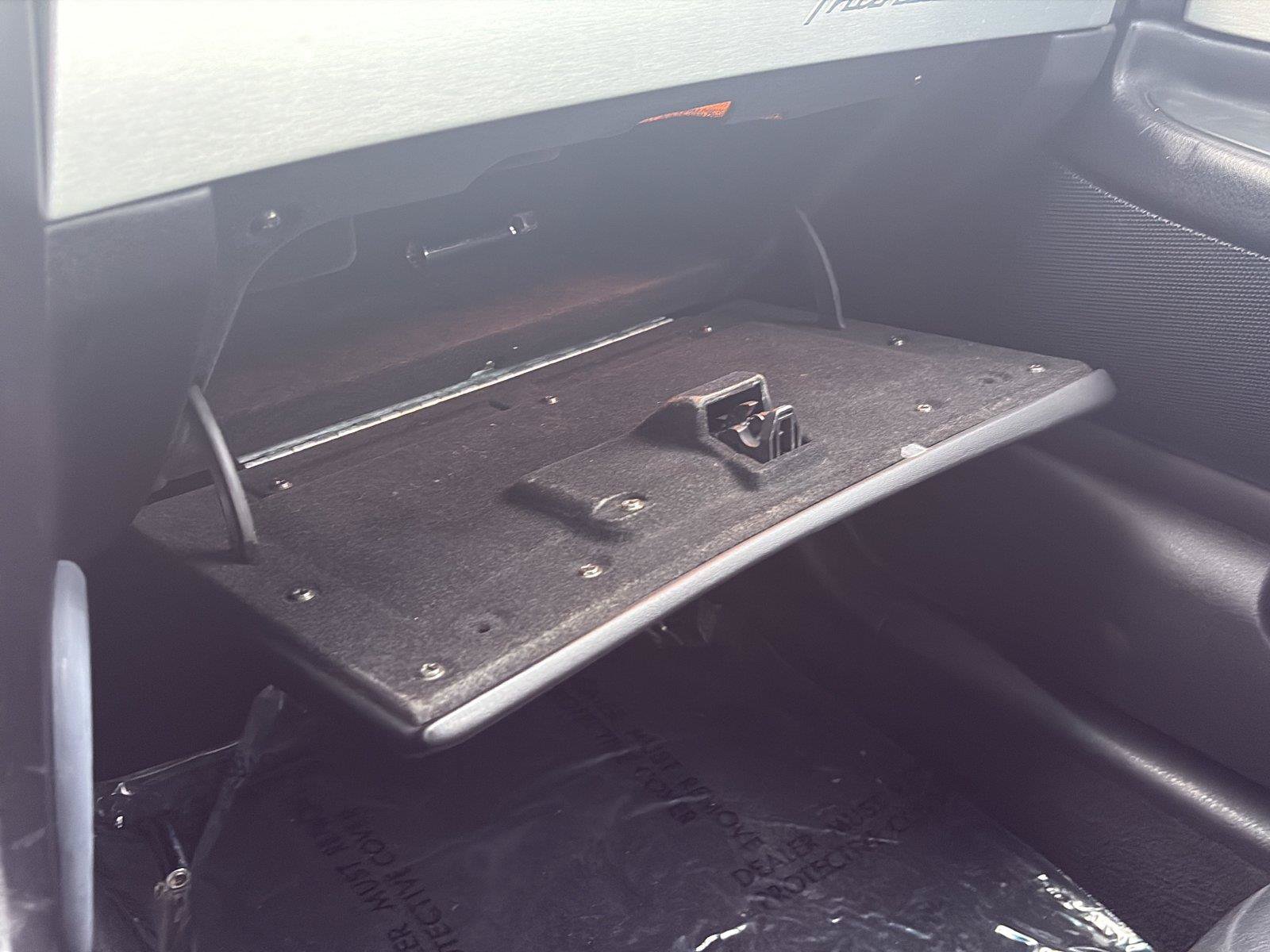 Used 2003 Ford Thunderbird RWD image 24