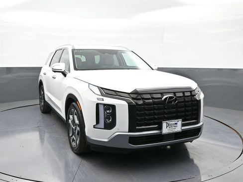 Used 2023 Hyundai Palisade SEL image 3