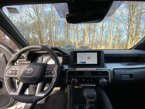 Certified 2025 Toyota Tacoma SR5 image 25