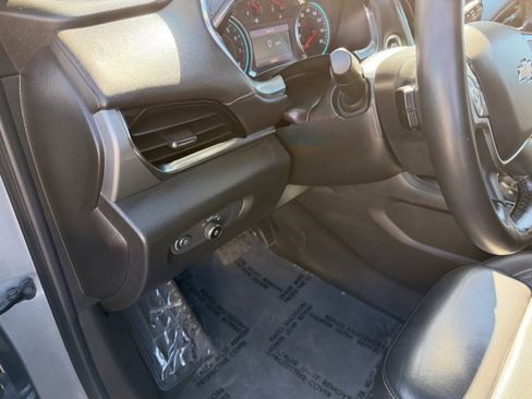 Used 2023 Chevrolet Traverse LT image 27