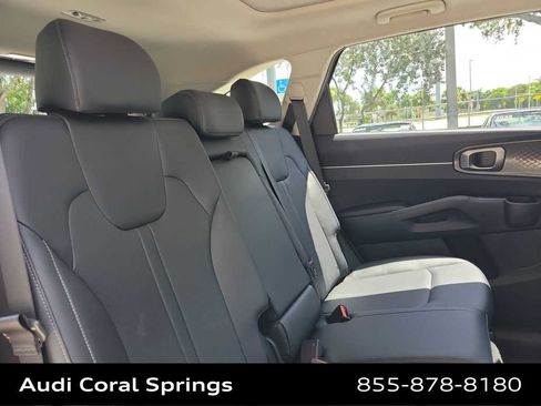 Used 2023 Kia Sorento S w/ Panoramic Sunroof Package FWD image 21