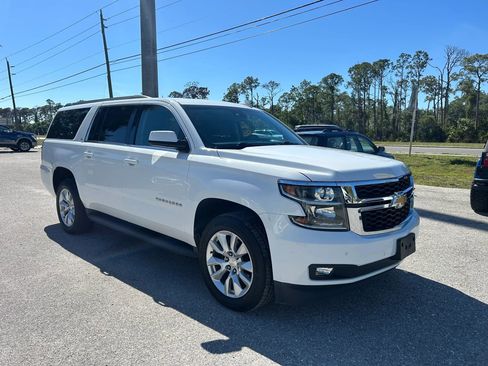 Used 2017 Chevrolet Suburban LT RWD image 10