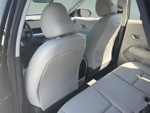 Used 2024 Hyundai Kona Limited FWD image 10