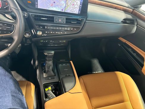 Used 2022 Lexus ES 350 w/ Premium Package FWD image 12