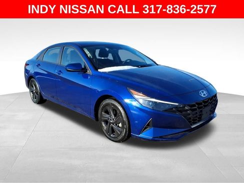 Used 2021 Hyundai Elantra SEL image 2