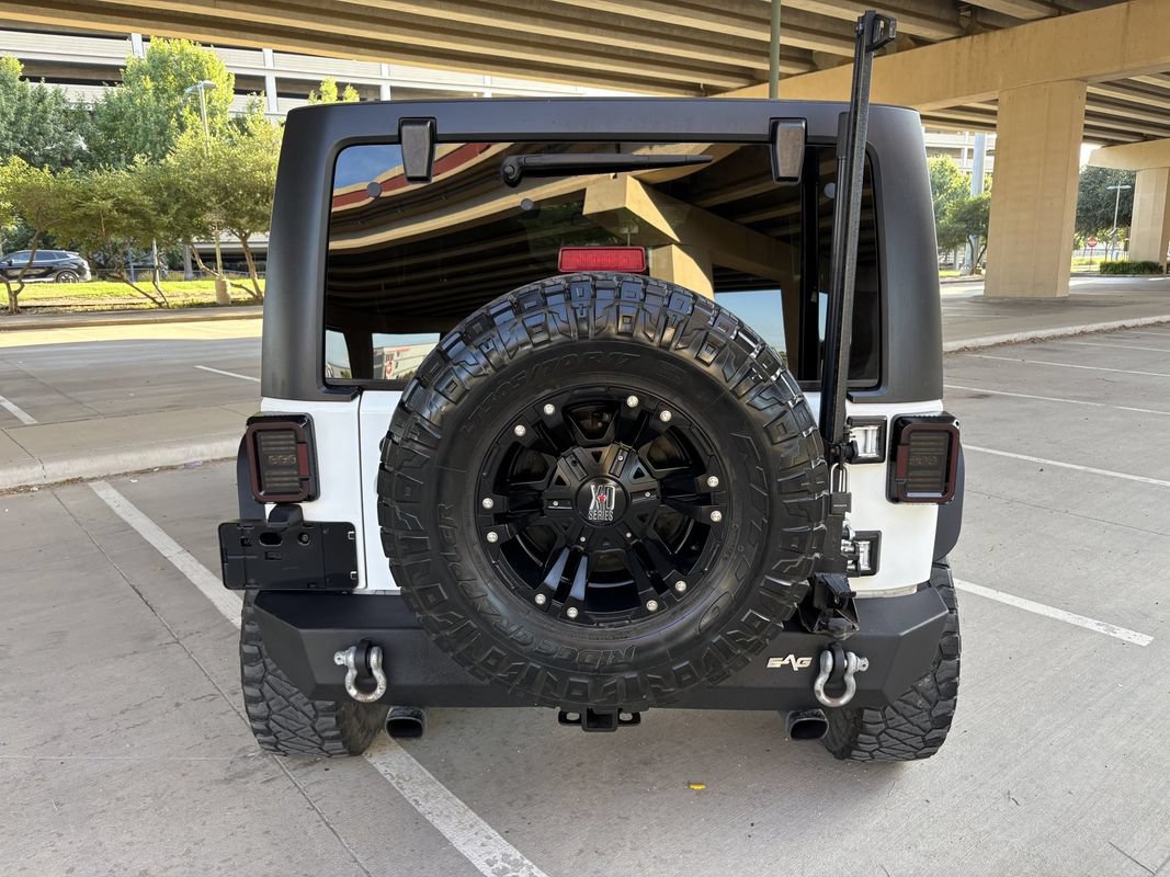 Used 2018 Jeep Wrangler Unlimited Sport S AWD/4WD image 7