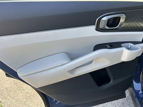 Used 2025 Kia Sorento EX w/ Panoramic Sunroof Package AWD/4WD image 23