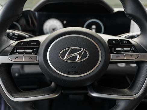 Used 2023 Hyundai Elantra Limited image 16