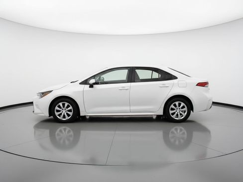 Used 2025 Toyota Corolla LE image 5