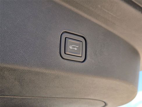 Used 2024 Cadillac Lyriq Luxury AWD/4WD image 33