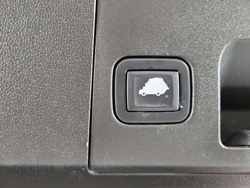 Used 2021 Cadillac XT4 Premium Luxury FWD image 9