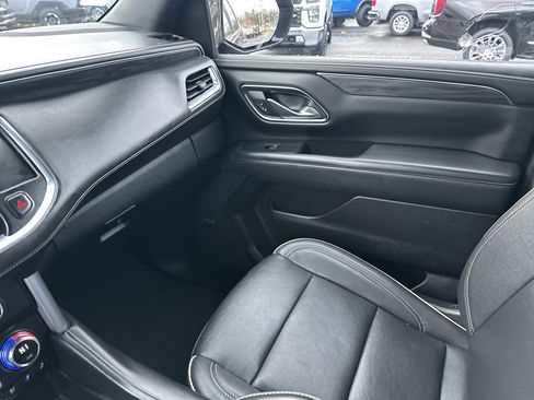 Used 2023 GMC Yukon SLT image 24