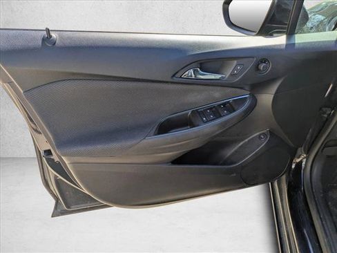 Used 2018 Chevrolet Cruze LS image 7