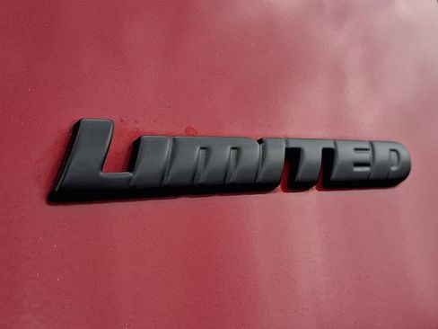 Used 2022 Toyota Tundra Limited AWD/4WD image 10