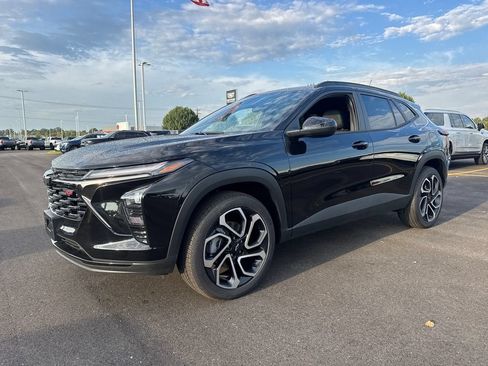 New 2026 Chevrolet Trax RS w/ Driver Confidence Package FWD image 2