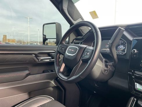 Used 2024 GMC Sierra 2500 AT4X image 31