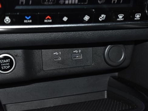 Used 2023 Nissan Rogue SL w/ SL Premium Package image 16