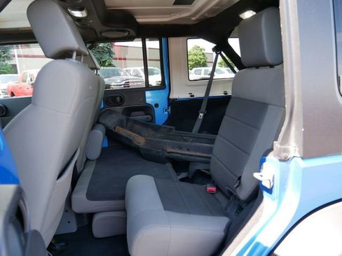 Used 2010 Jeep Wrangler Unlimited Sport AWD/4WD image 16