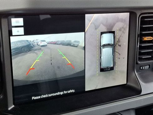 Used 2023 Ford Bronco Badlands image 21