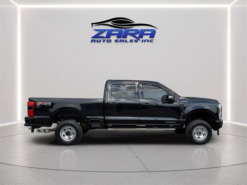 Used 2024 Ford F250 XLT w/ XLT Premium Package AWD/4WD image 9
