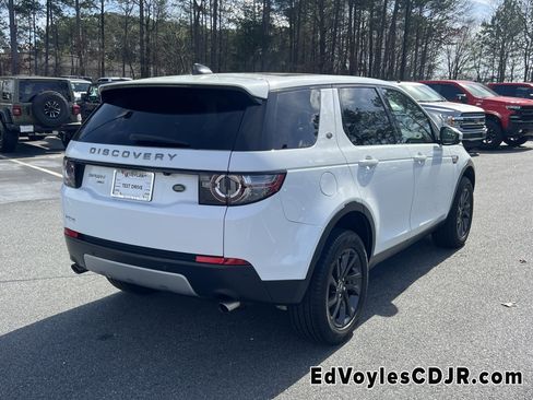 Used 2018 Land Rover Discovery Sport HSE image 8