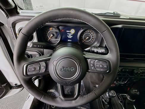 Used 2025 Jeep Wrangler Sport AWD/4WD image 20
