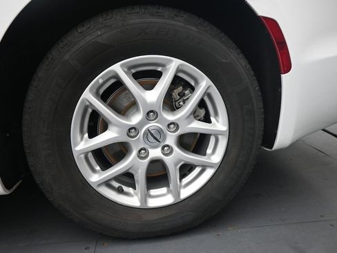 Used 2023 Chrysler Pacifica Touring-L FWD image 15