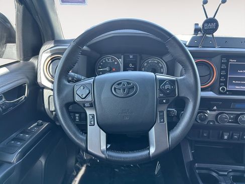 Used 2022 Toyota Tacoma TRD Off-Road AWD/4WD image 13