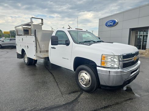 Used 2012 Chevrolet Silverado 3500 W/T RWD image 4