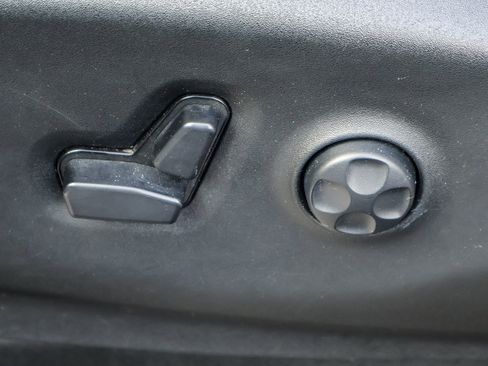 Used 2018 Chrysler Pacifica Touring Plus image 10