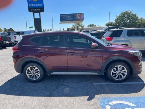 Used 2017 Hyundai Tucson SE w/ SE Popular Package 02 FWD image 3