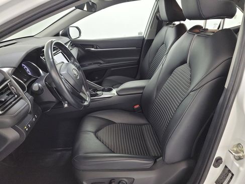 Used 2020 Toyota Camry SE FWD image 14