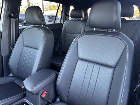 Used 2024 Volkswagen Tiguan SE R-Line image 21