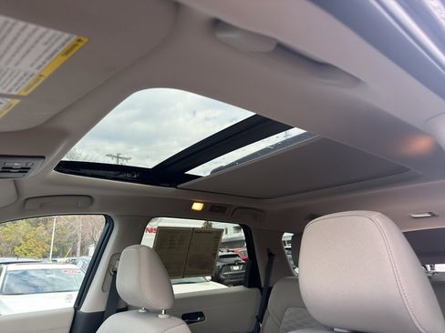 Certified 2022 Nissan Pathfinder SV w/ SV Premium Package image 30