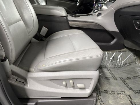 Used 2015 Chevrolet Suburban LT AWD/4WD image 37