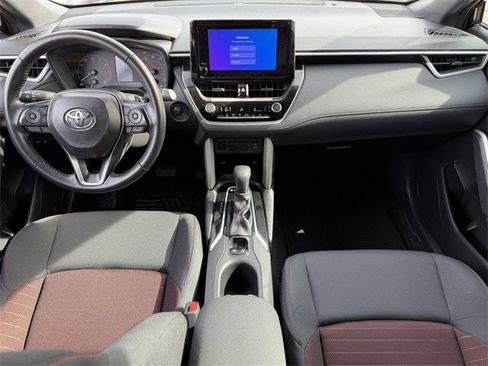 Used 2024 Toyota Corolla Cross SE image 10