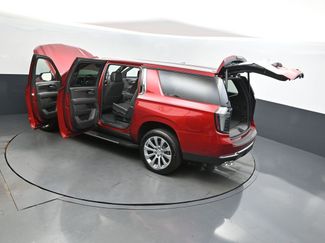 New 2025 Chevrolet Suburban Premier video 2