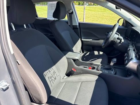 Used 2025 Hyundai Kona SE AWD/4WD image 13