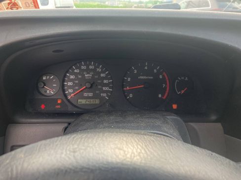 Used 2000 Nissan Xterra SE AWD/4WD image 4